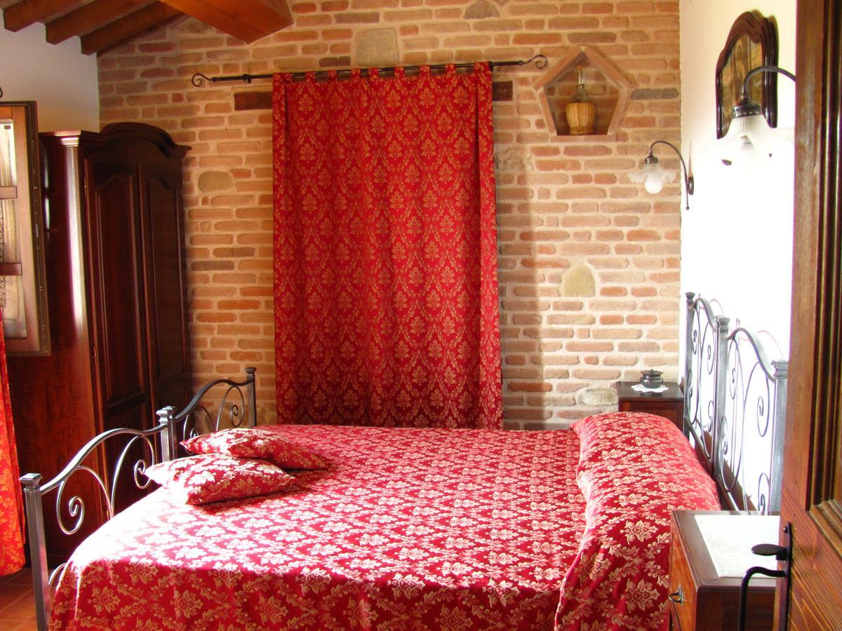 Bed and Breakfast Agriturismo Bacchiocchi Orciano di Pesaro Номер фото